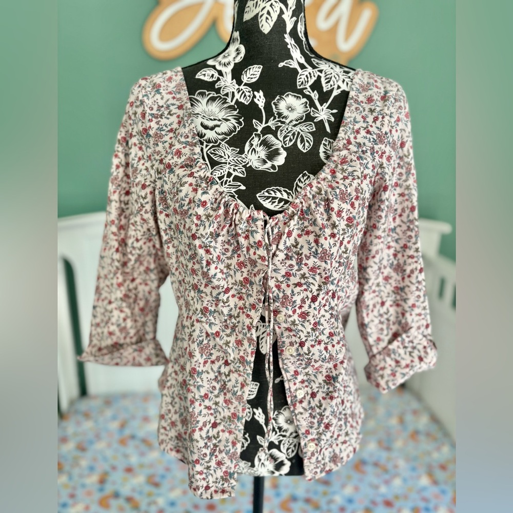 American Eagle Outfitters floral button front cotton top